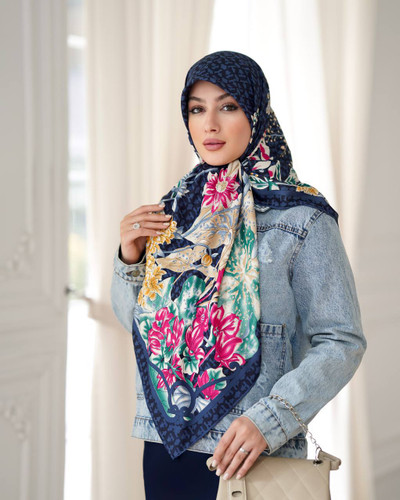 روسری ابریشم توییل کجراه قواره ۱۳۵